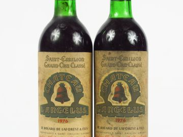2 BOUTEILLES CHÂTEAU L'ANGELUS GCC ST EMILION - 1976 - BG/1 EF/CAPS A