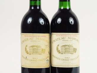 Vente aux enchères 2 BOUTEILLES CHÂTEAU MARGAUX 1er GCC MARGAUX - 1983 - 1 EA