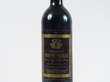 1 BOUTEILLE CHÂTEAU TROTTEVIEILLE 1er GCC ST EMILION - 2001