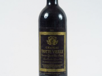 Vente aux enchères 1 BOUTEILLE CHÂTEAU TROTTEVIEILLE 1er GCC ST EMILION - 2001