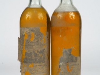 Vente aux enchères 2 BOUTEILLES CHÂTEAU LAROCHE 1eres CÔTES DE BORDEAUX - 1943 - 1 HEP/1 
