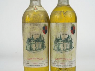 Vente aux enchères 2 BOUTEILLES CHÂTEAU OLIVIER 1er CRU GRAVES L. ESCHENAUER - 1948 - BG/