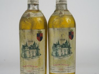 Vente aux enchères 2 BOUTEILLES CHÂTEAU OLIVIER 1er CRU GRAVES L. ESCHENAUER - 1948 - BG/