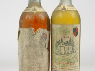 Vente aux enchères 2 BOUTEILLES CHÂTEAU OLIVIER 1er CRU GRAVES L. ESCHENAUER - 1948 - 1 B