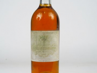 Vente aux enchères 1 BOUTEILLE CHÂTEAU FILHOT 1er CC SAUTERNES - 1949 - BG+/EF