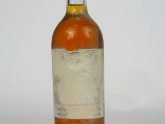 Vente aux enchères 1 BOUTEILLE CHÂTEAU FILHOT 1er CC SAUTERNES - 1949 - E ILLISIBLE/BLS/C
