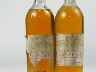 Vente aux enchères 2 BOUTEILLES LOUPIAC J. TRUILHE - 1952 - 1 HEP/1 MEP/EA/BS