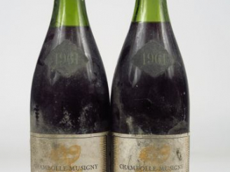 Vente aux enchères 2 BOUTEILLES CHAMBOLLE MUSIGNY ROSSIGNEUX - 1961 - 4 CM/BS/EA