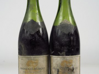 Vente aux enchères 2 BOUTEILLES CHAMBOLLE MUSIGNY ROSSIGNEUX - 1961 - 1 à 6 CM/1 à 8 CM/B
