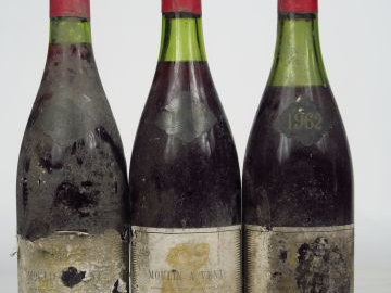 3 BOUTEILLES MOULIN A VENT ROSSIGNEUX - 1962 - 1 à 2 CM/1 à 3,5 CM/1 à