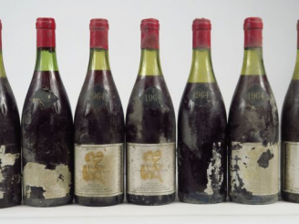 Vente aux enchères 7 BOUTEILLES MACON ROSSIGNEUX - 1964 - 2 à 3 CM/2 à 4 CM/2 à 5 CM/1 à 