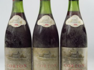 Vente aux enchères 3 BOUTEILLES CORTON P.A. ANDRE - 1966 - 3 CM/BS/ES