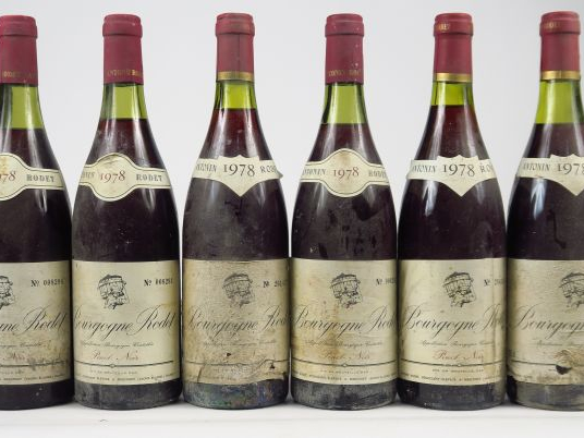 6 BOUTEILLES BOURGOGNE A. RODET - 1978 - 1 à 1,5 CM/2 à 2 CM/3 à 3 CM/