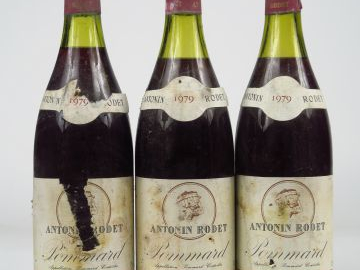 3 BOUTEILLES POMMARD A. RODET - 1979 - 2 à 3 CM/1 à 3,5 CM/1 ED/1 CAPS