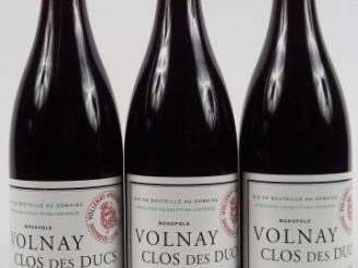 Vente aux enchères 3 BOUTEILLES VOLNAY 1er CRU 'CLOS DES DUCS 'MONOPOLE' DOMAINE MARQUIS 
