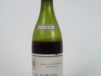 Vente aux enchères 1 BOUTEILLE LE CORTON LEROY - 1949 - 10,5 CM/CAPS LA