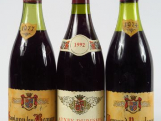 Vente aux enchères 3 BOUTEILLES : 1 PERNAND VERGELESSES M. FRECOURT 1974 5 CM - 1 SAVIGNY