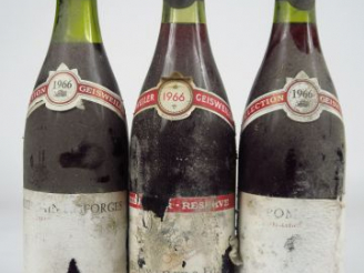 Vente aux enchères 3 BOUTEILLES GEISWELLER : 1 POMMARD 1966 ETA/BS - 1 BOURGOGNE 1966 ETA