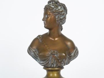 HOUDON "Portrait de Diane en buste" Sculpture en bronze à patine médai