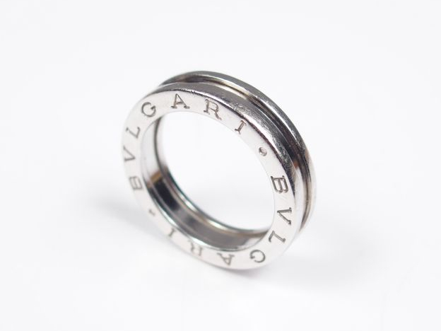 BULGARI. Bague B. ZERO 1, un rang en or blanc. TDD 53 Poids: 6,5gr Eta