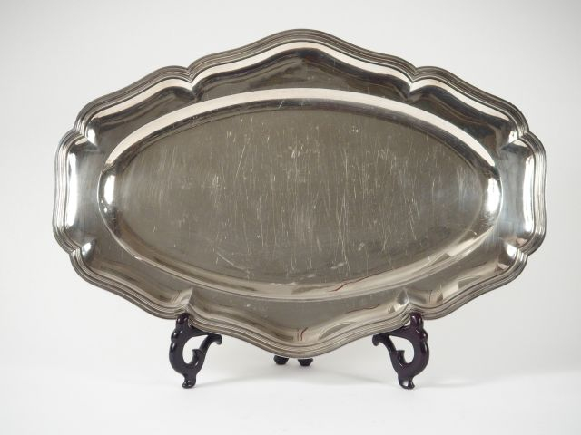 Plat à poisson de style Louis XV en argent, poinçon Minerve, modèle à 