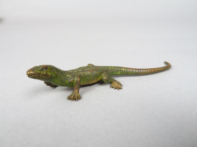 Sujet en bronze polychrome de Vienne 'le lézard' Dim. 2,5 x 12,5 cm