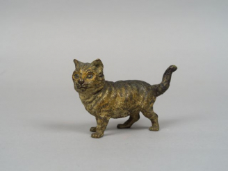 Vente aux enchères Sujet en bronze polychrome de Vienne 'Chaton' (petit accident à la nai