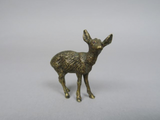 Vente aux enchères Sujet en bronze de Vienne 'chevreau' Dim. 4,5 x 5 cm