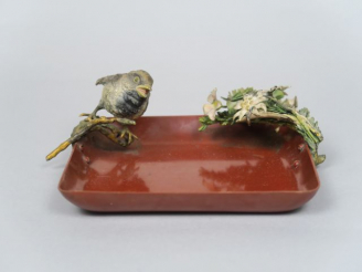 Vente aux enchères Coupelle en bronze et métal polychrome de Vienne à décor de moineaux e
