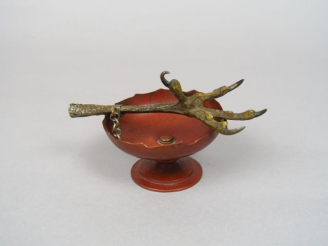 Vente aux enchères Baguier en bronze et métal polychrome de Vienne en forme de coupelle e