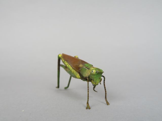 Sujet en tôle polychrome 'papillon' Dim. 7 x 7 cm Sujet en bronze poly