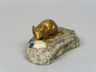 Vente aux enchères Presse papier fin XIXème en bronze, albâtre et pierre en forme de sour