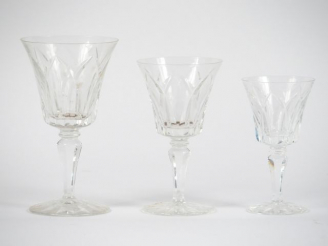 Vente aux enchères Service de verres en cristal de Saint Louis, modèle 'Camargue'  compre