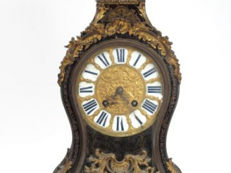 Vente aux enchères Cartel Napoléon III de style Louis XV en marqueterie Boulle, écaille b