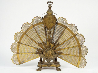 Vente aux enchères Grand pare-feu Napoléon III en bronze doré en forme d’éventail, à déco