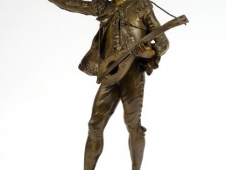 Vente aux enchères Auguste MOREAU "Figaro". Sculpture en bronze  à patine verte. Signée H