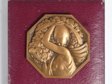 TURIN. Médaille Art déco à patine médaille, signée