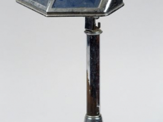 Vente aux enchères Lampe rétro en métal chromé