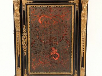Vente aux enchères Meuble d’appui Napoléon III en marqueterie Boulle, riche ornementation