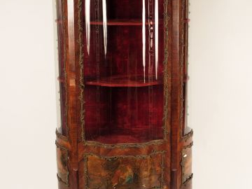 Vitrine Napoléon III de style Rocaille, en bois de placage et vernis M