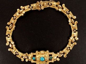 Vente aux enchères Bracelet Napoléon III en or jaune et turquoises.  MJ : LL Poids tel : 