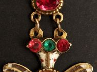 Pendentif Saint Esprit Napoléon III en or jaune émaillé, orné de verro