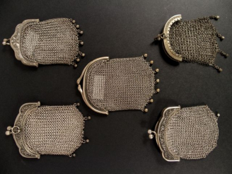 Vente aux enchères 5 bourses en argent. Poids : 200 g