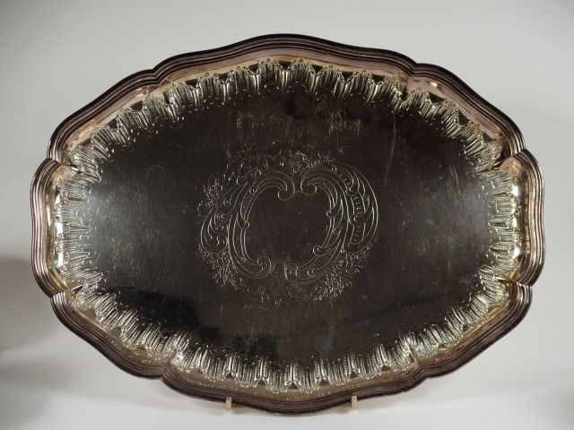Service à thé de style Rocaille en argent, poinçon Minerve, et porcela