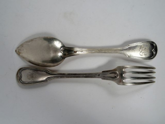 Vente aux enchères 10 couverts et 2 fourchettes à dessert en argent, poinçon Minerve, mod