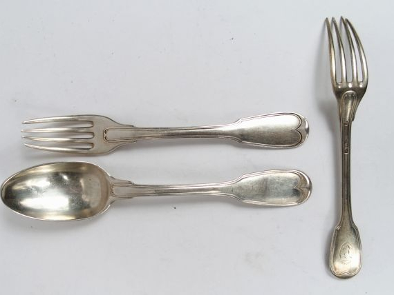 Un couvert en argent XVIIIème et une fourchette en argent, poinçon Vie