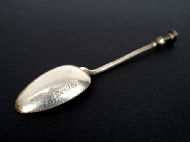 12 cuillères à café en argent anglais. Poids : 177 g