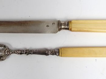 6 couteaux et 6 fouchettes à dessert Napoléon III en argent, poinçon M