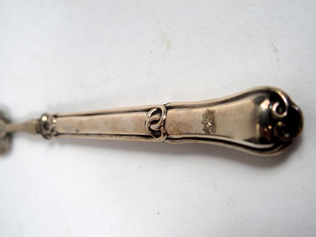 12 fourchettes à gateaux Napoléon III en argent, poinçon Minerve