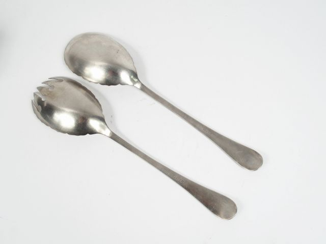 Couvert à salade en argent anglais. Poids : 145 g